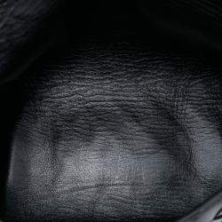 مملوكة مسبقًا Bottega Veneta Black Nappa Intrecciato Pouch On Strap Crossbody