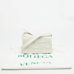 Pre Owned حقيبة كتف بوتيغا فينيتا جلد إنترشياتو أبيض كاسيت