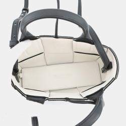 مملوكة مسبقًا حقيبة يد بوتيغا فينيتا الكو انتريتشياتو ماكسي جلد أبيض/أسود