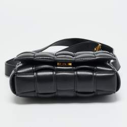 مملوكة مسبقًا حقيبة كروس بودي بوتيغا فينيتا مبطنة كاسيت جلد متشابك أسود