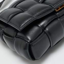 مملوكة مسبقًا حقيبة كروس بودي بوتيغا فينيتا مبطنة  كاسيت جلد متشابك أسود