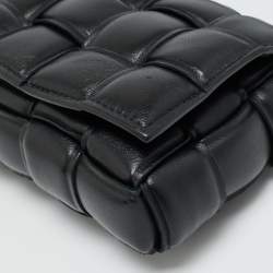 مملوكة مسبقًا حقيبة كروس بودي بوتيغا فينيتا مبطنة كاسيت جلد متشابك أسود