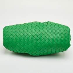 مملوكة مسبقًا Bottega Veneta The Pouch Green Intrecciato Leather Clutch