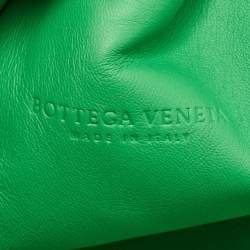 مملوكة مسبقًا Bottega Veneta The Pouch Green Intrecciato Leather Clutch
