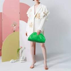 مملوكة مسبقًا Bottega Veneta The Pouch Green Intrecciato Leather Clutch