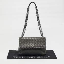 مملوكة مسبقًا Bottega Veneta Olimpia Small Grey Intrecciato Leather Shoulder Bag