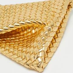 مملوكة مسبقًا Bottega Veneta Crisscross Gold Padded Intrecciato Leather Clutch