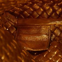 مملوكة مسبقًا Bottega Veneta Crisscross Gold Padded Intrecciato Leather Clutch