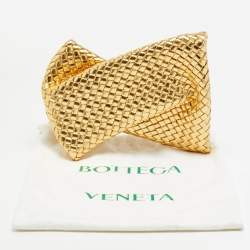مملوكة مسبقًا Bottega Veneta Crisscross Gold Padded Intrecciato Leather Clutch
