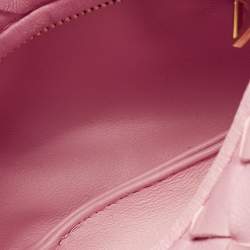 مملوكة مسبقًا حقيبة بوتيغا فينيتا جودي مايكرو كاندي جلد إنتريشياتو سوداء