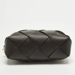 Pre Owned حقيبة كروس كاميرا بوتيغا فينيتا كاسيت جلد بني داكن صغير