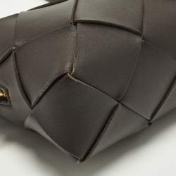 Pre Owned حقيبة كروس كاميرا بوتيغا فينيتا كاسيت جلد بني داكن صغير