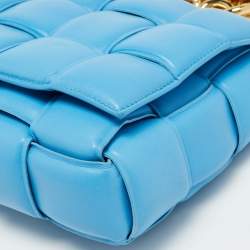 Pre Owned حقيبة كتف بوتيغا فينيتا سلسلة مكتنزة جلد زرقاء كاسيت