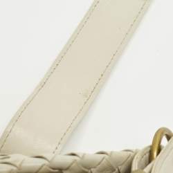 Pre Owned حقيبة يد بوتيغا فينيتا كابري كبيرة جلد أنترشياتو أبيض فاتح