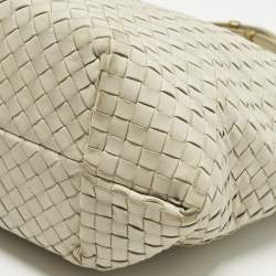 Pre Owned حقيبة يد بوتيغا فينيتا كابري كبيرة جلد أنترشياتو أبيض فاتح