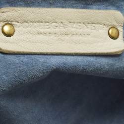 Pre Owned حقيبة يد بوتيغا فينيتا كابري كبيرة جلد أنترشياتو أبيض فاتح