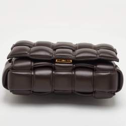 مملوكة مسبقًا حقيبة كتف بوتيغا فينيتا كاسيت جلد مبطن سلسلة بني شوكولاتة