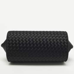 مملوكة مسبقًا Bottega Veneta Black Intrecciato Satin Clasp Pouch Bag