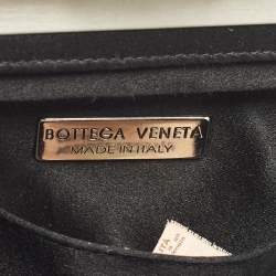 مملوكة مسبقًا Bottega Veneta Black Intrecciato Satin Clasp Pouch Bag