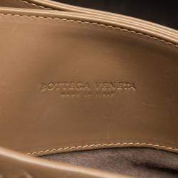 مملوكة مسبقًا حقيبة يد بوتيغا فينيتا روما متوسطة جلد نابا انتريشياتو بنية