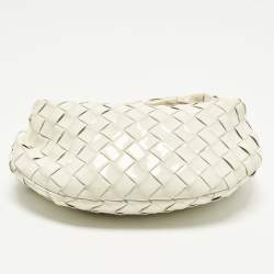 مملوكة مسبقًا حقيبة بوتيغا فينيتا صغيرة جودي جلد أبيض إنترشياتو هوبو