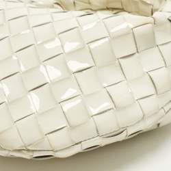 مملوكة مسبقًا حقيبة بوتيغا فينيتا صغيرة جودي جلد أبيض إنترشياتو هوبو