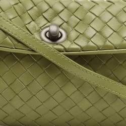 Pre Owned Bottega Veneta Green Intrecciato Leather Lock Flap Crossbody Bag