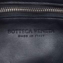 مملوكة مسبقًا Bottega Veneta Cassette Medium Black Intrecciato Leather Shoulder Bag