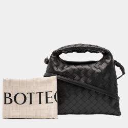 مملوكة مسبقًا Bottega Veneta Black Mini Calfskin Intrecciato Hop Satchel