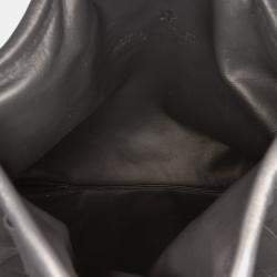 مملوكة مسبقًا Bottega Veneta Black Mini Calfskin Intrecciato Hop Satchel