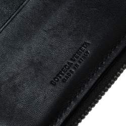 مملوكة مسبقًا Bottega Veneta Black Intrecciato Leather Zip Around Wallet