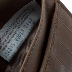 مملوكة مسبقًا Bottega Veneta Light Brown Intrecciato Leather Wallet 
