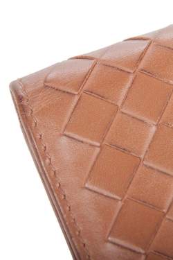مملوكة مسبقًا Bottega Veneta Brown Intrecciato Leather Bifold Card Case