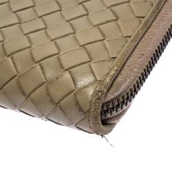 Pre Owned Bottega Veneta Pale Green Intrecciato Leather Zip Around Wallet