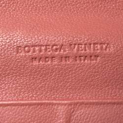محفظة بوتيغا فينيتا بسحاب مزدوج جلد أنترشياتو وردية 