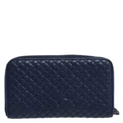 Pre Owned Bottega Veneta blue Quilted Leather Zip Around Wallet
