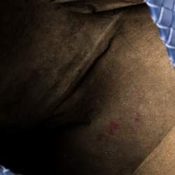 مملوكة مسبقًا حقيبة يد بوتيغا فينيتا سيستا كبيرة جلد إنديجو ا نترشياتو 