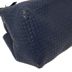 مملوكة مسبقًا حقيبة يد بوتيغا فينيتا سيستا كبيرة جلد إنديجو انترشياتو 