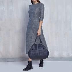 مملوكة مسبقًا حقيبة يد بوتيغا فينيتا سيستا كبيرة جلد إنديجو انترشياتو 