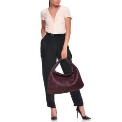 مملوكة مسبقًا Bottega Veneta Dark Burgundy Intrecciato Leather Large Veneta Hobo