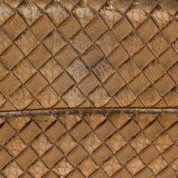 مملوكة مسبقًا Bottega Veneta Metallic Gold Intrecciato Leather Flap Continental Wallet