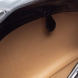 مملوكة مسبقًا حقيبة كلت ش بوتيغا فينيتا مظروف جلد لامع أسود