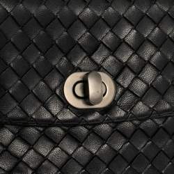 مملوكة مسبقًا Bottega Veneta Black Intrecciato Leather Turnlock Pouch