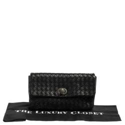 مملوكة مسبقًا Bottega Veneta Black Intrecciato Leather Turnlock Pouch