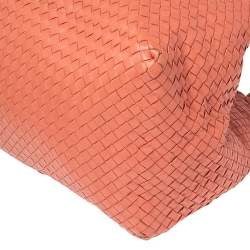 مملوكة مسبقًا Bottega Veneta Coral Pink Intrecciato Leather Large Cesta Tote