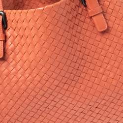 مملوكة مسبقًا Bottega Veneta Coral Pink Intrecciato Leather Large Cesta Tote