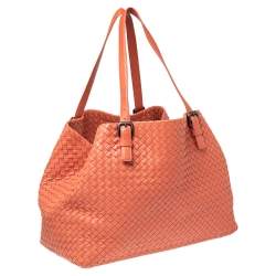 مملوكة مسبقًا Bottega Veneta Coral Pink Intrecciato Leather Large Cesta Tote