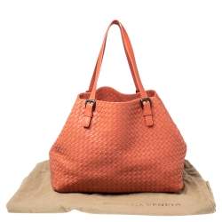 مملوكة مسبقًا Bottega Veneta Coral Pink Intrecciato Leather Large Cesta Tote