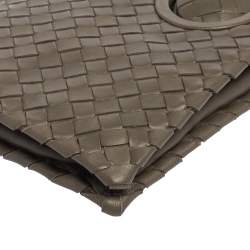 Pre Owned Bottega Veneta Olive Green Intrecciato Leather Twist Lock Clutch