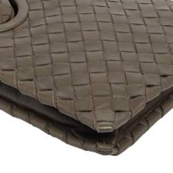 Pre Owned Bottega Veneta Olive Green Intrecciato Leather Twist Lock Clutch